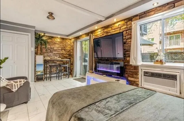 Summer Getaway In Brooklyn Private Room, Bath, Kitchen & Backyard