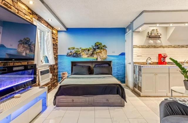 Apartment Summer Getaway In Brooklyn Private Room, Bath, Kitchen & Backyard New York